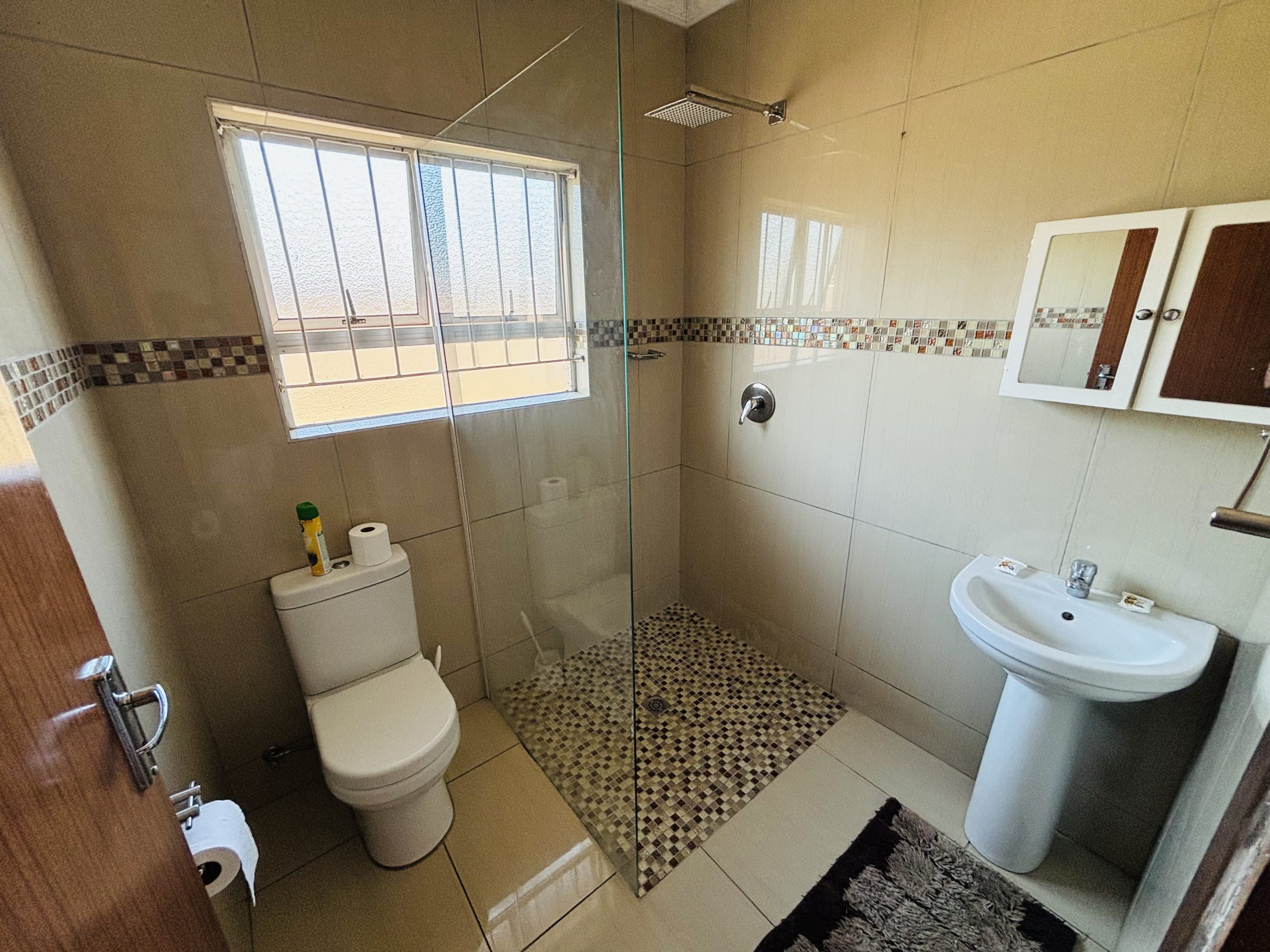 Home image00092